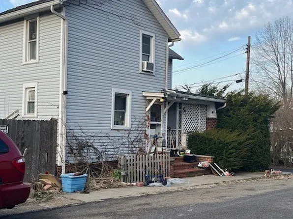 313 Ickes Ct, Louisville, OH 44641