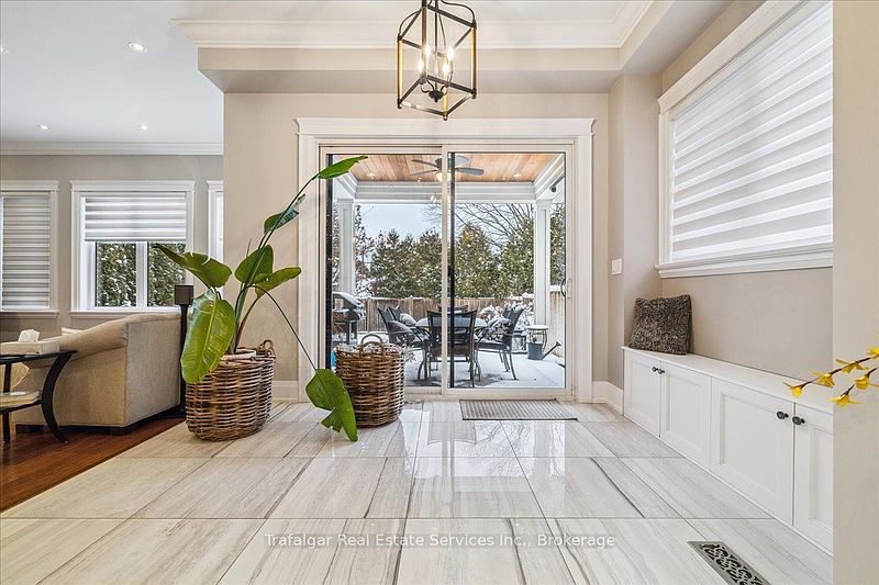 Burlington House for rent - 5 Bedrooms — photo 19