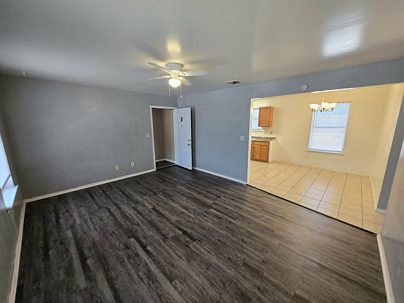4th image of 311 Calgary Ave APT C
