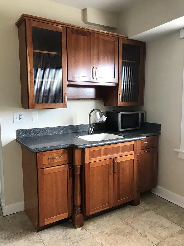Studio, 550 sqft, $799 — Photo 3