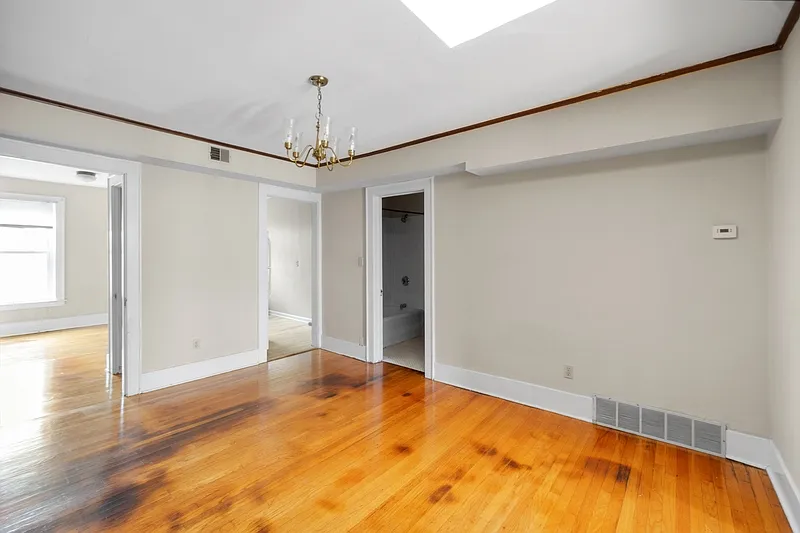 1 bed, 1.0 bath, 697 sqft, $1,200 — Photo 4