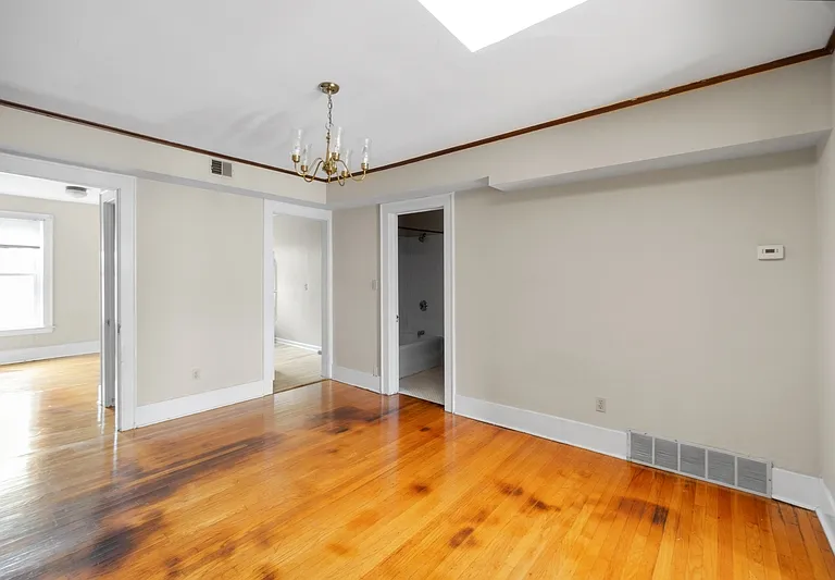 1107 E Genesee St #1 — Photo 4