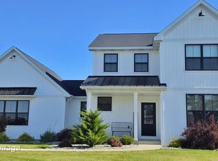 8704 Oakhill Dr, Freeland, MI 48623