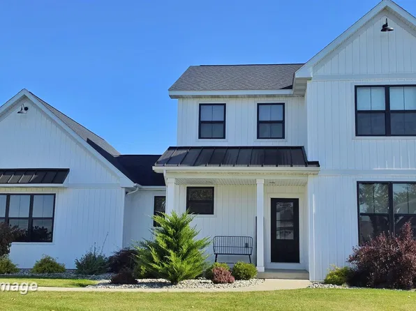 8704 Oakhill Dr, Freeland, MI 48623