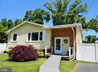 8909 Sylvania St, Lorton, VA 22079