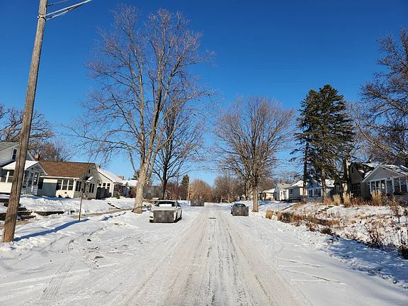 5th image of 3319 Buchanan St NE