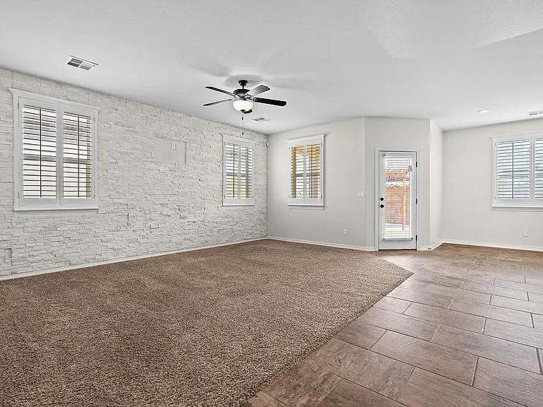 12776 Runway Ave — Photo 8