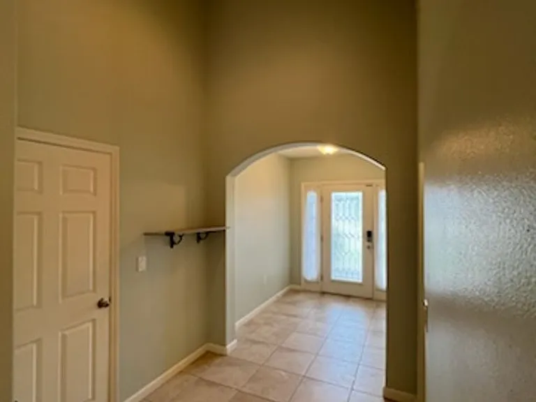 4528 Alligator Flag Cir — Photo 2