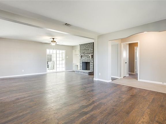 3rd image of 1210 Holly Glen Dr