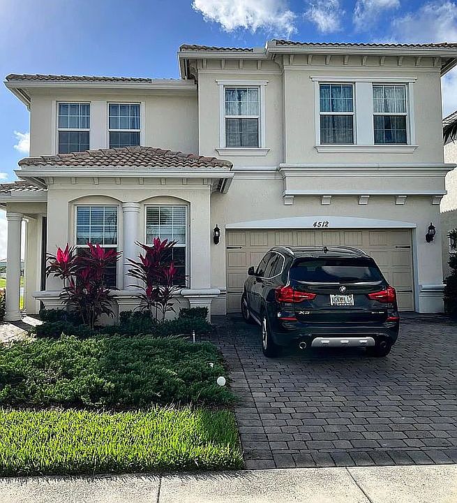 1st image of 4512 Greenway Dr #1
