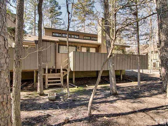 3rd image of 30 Stoneridge Cir