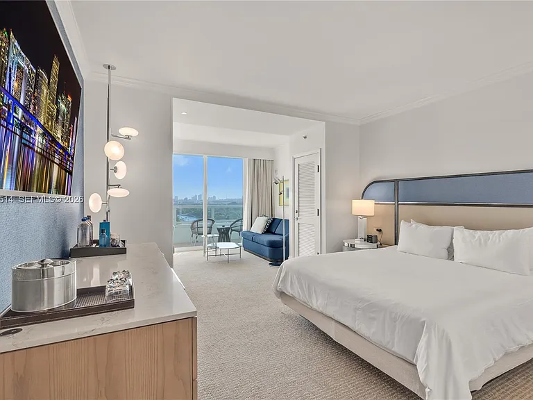 4401 Collins Ave #1508 — Photo 9