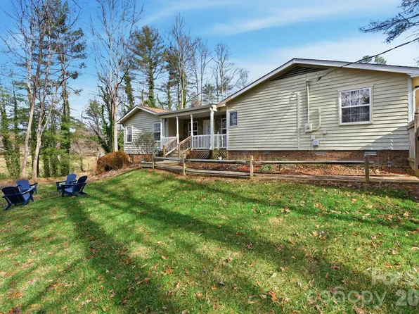 72 Lacey Ln, Hendersonville, NC 28739