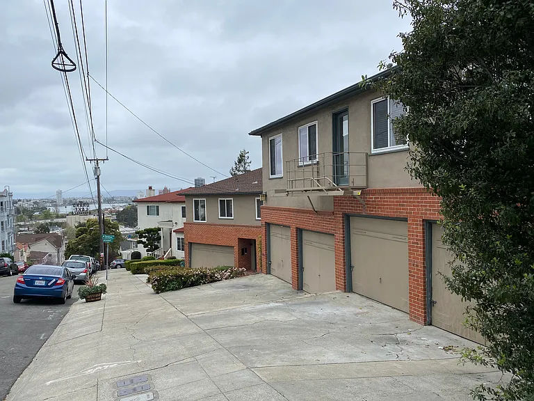 Vermont Street Apartments — Photo 1
