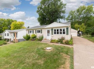 2822 Cypress Dr, Bettendorf, IA 52722