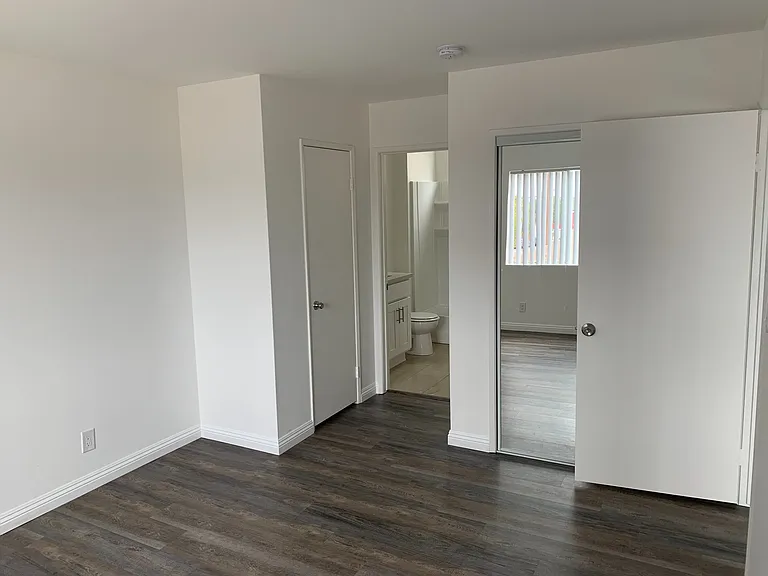 Oxford Villa Apartments — Photo 9
