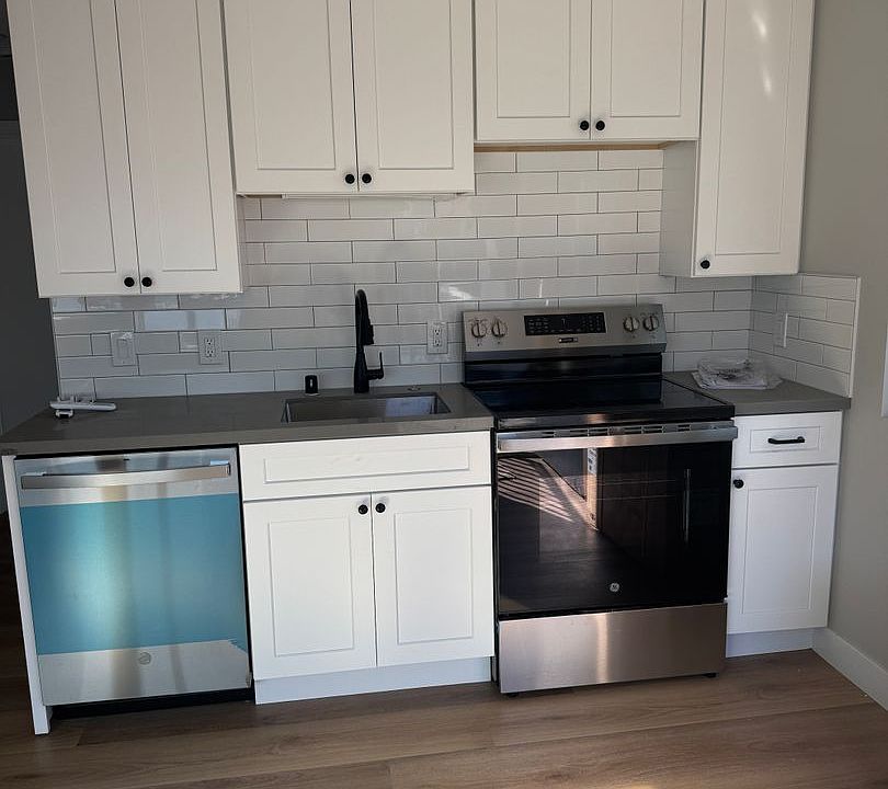1st image of 29324 Dixon St #20