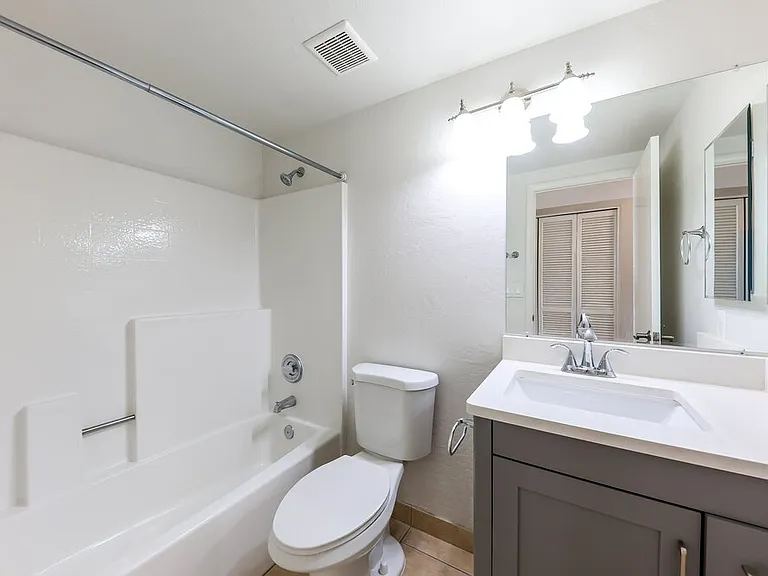 18421 N 44th Pl — Photo 16