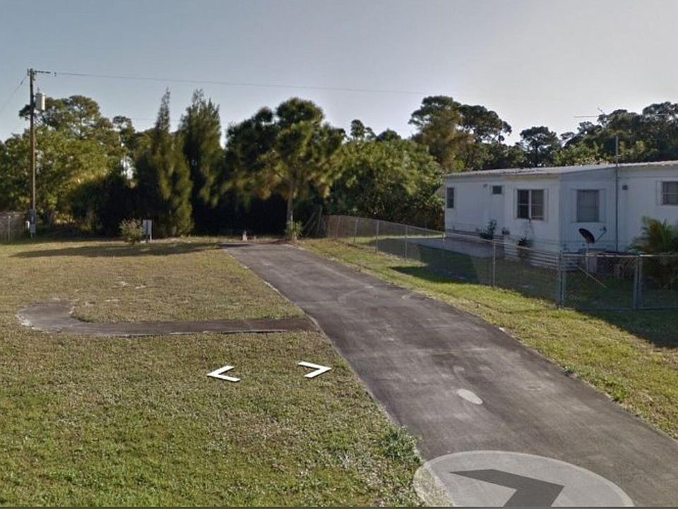 1st image of 7951 SE Skylark Avenue