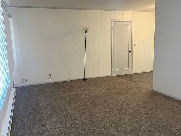 12506 SE Lincoln Ct — Photo 1