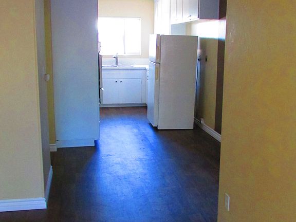 3rd image of 8472 Buckland St