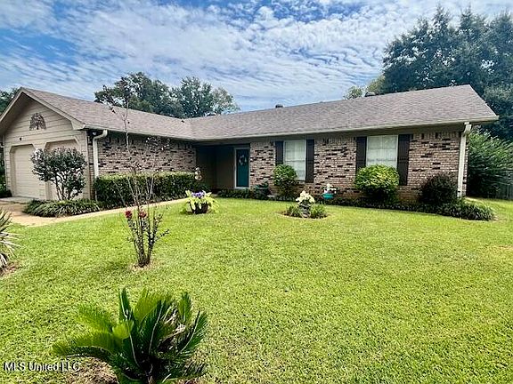 2nd image of 836 Black Oak Cir