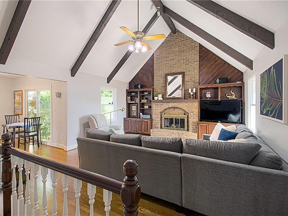 5th image of 1221 Canterbury Ln