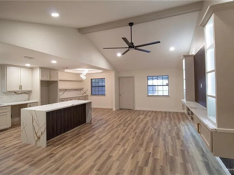 1615 Gloria Ann Dr — Photo 4