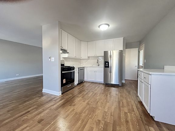 2nd image of 1606 N Poplar Ave
