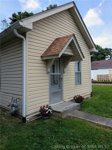 846 E Utica Street, Sellersburg, IN, 47172