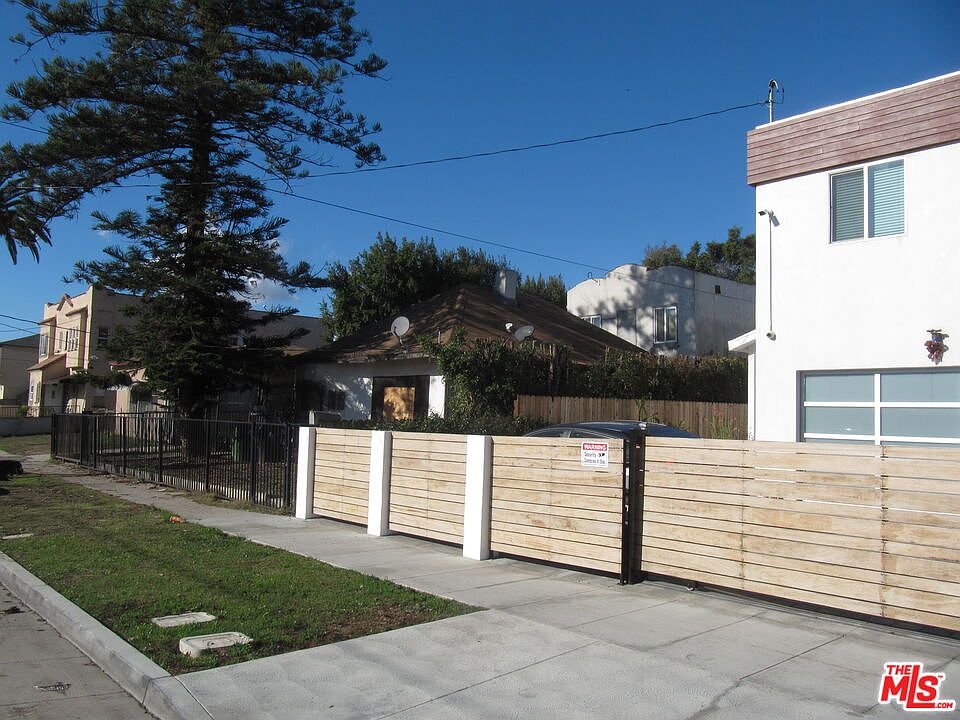 1st image of 1745 W 35th Pl