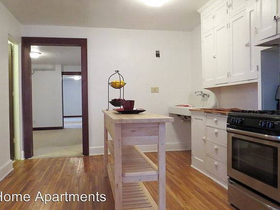 2nd image of 26 Dale St S APT B1