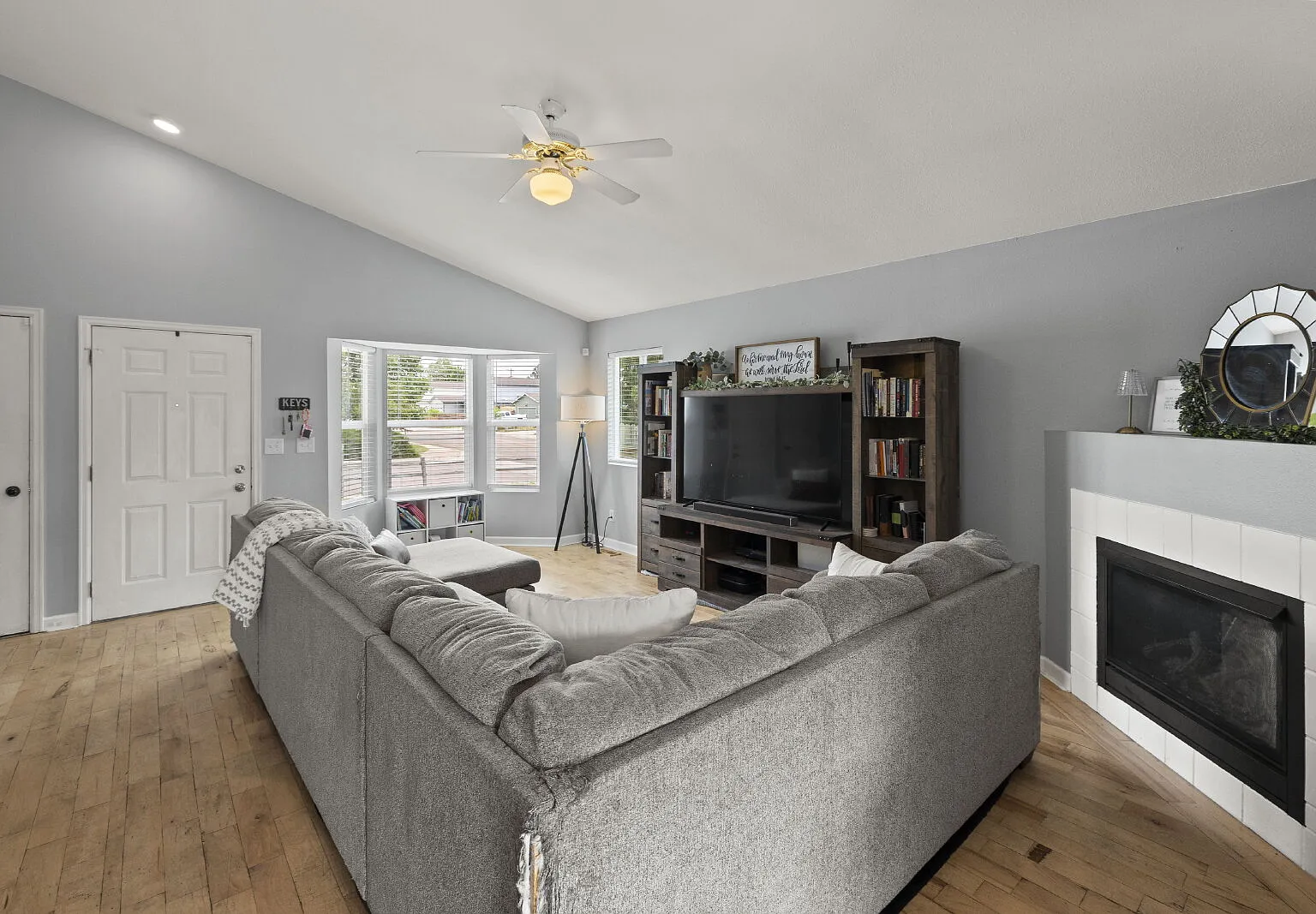 4 bed, 2.0 bath, 1500 sqft, $2,425 — Photo 4