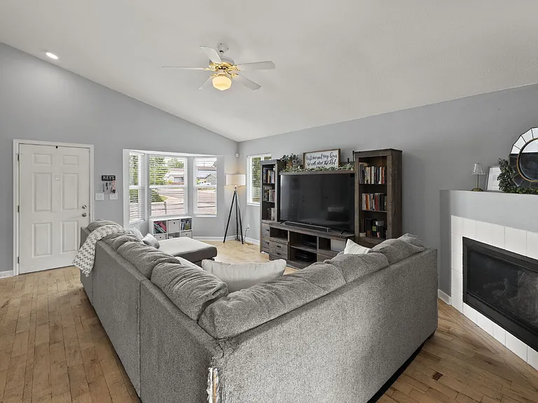 4570 Lincoln Plaza Dr — Photo 4