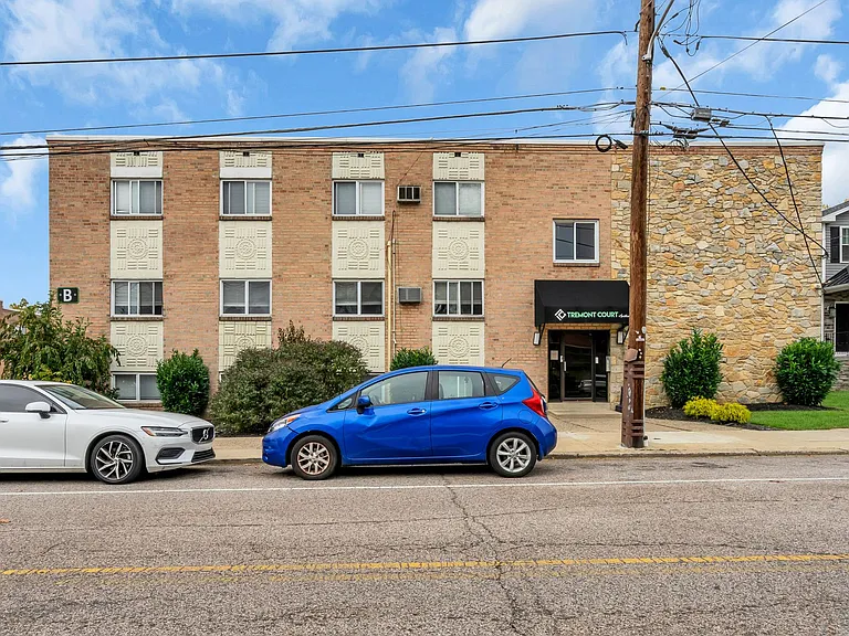 Tremont Court Apartments — Photo 12