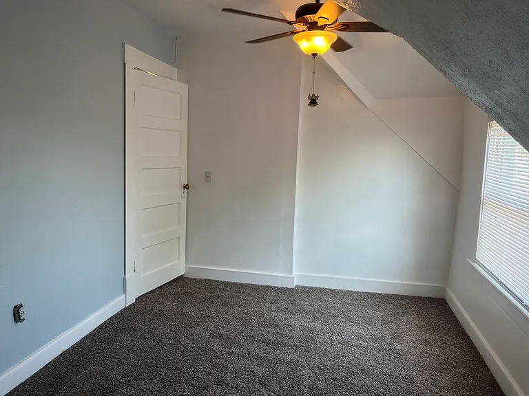 708 SW 3rd St — Photo 33
