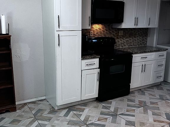 5th image of 4818 Rollingwood Ct