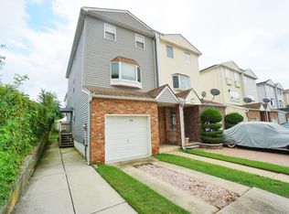 253 Merrymount St, Staten Island, NY 10314