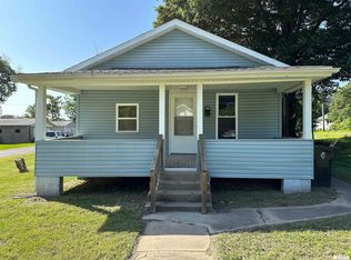 611 Maple St, Zeigler, IL 62999