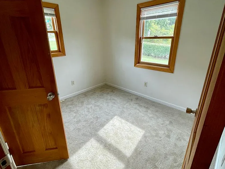 708 Torrey Ln — Photo 12