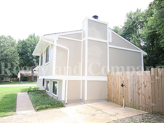 3rd image of 4345 Park Forest Dr