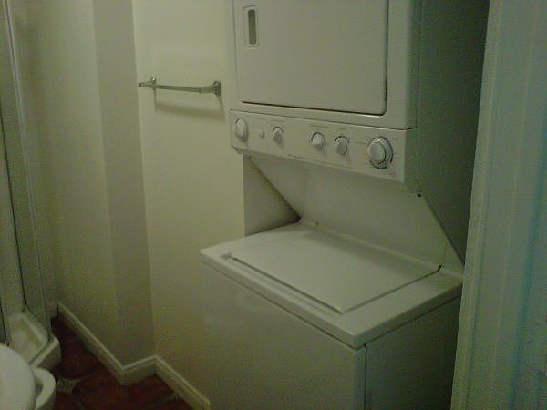 1st image of 2646 Kenwood Ave