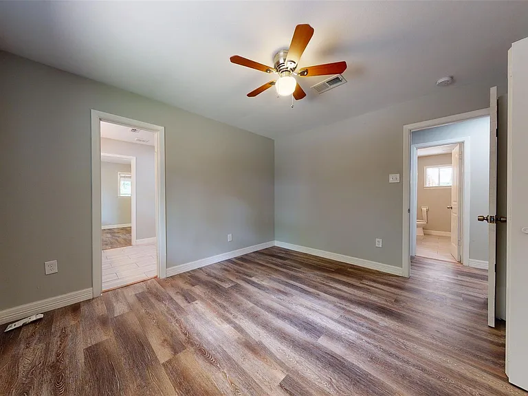 14246 FM 1314 Rd — Photo 17