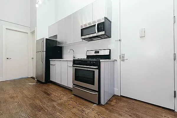 Rented by Hagstrom Management Inc | media 11