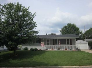 720 S 14th St, Marion, IA 52302