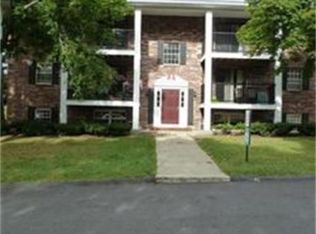 5 Walker Rd APT 6, North Andover, MA 01845