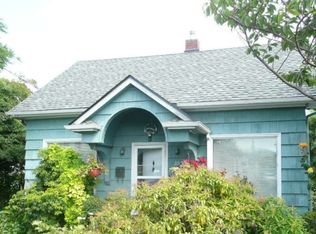 1012 27th St, Anacortes, WA 98221