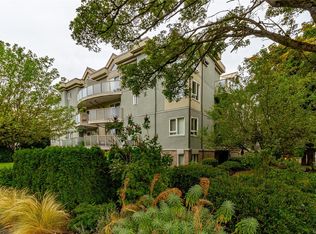 2710 Grosvenor Rd #403, Victoria, BC V8T3M9