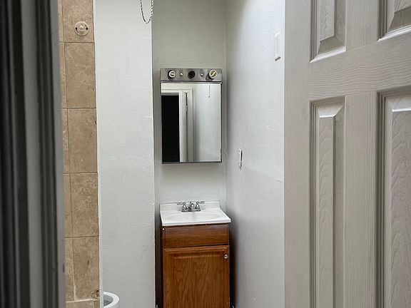 5th image of 6012 Walton Ave Floor 2