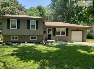 7307 Reeder St, Shawnee, KS 66203